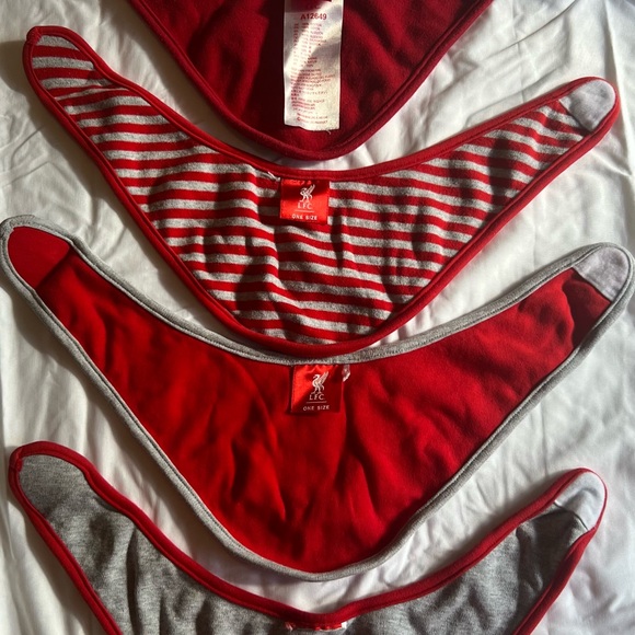 Liverpool FC Baby Bibs Set of 4 - Picture 2 of 7
